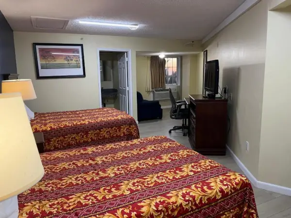 Royal Lodge 10