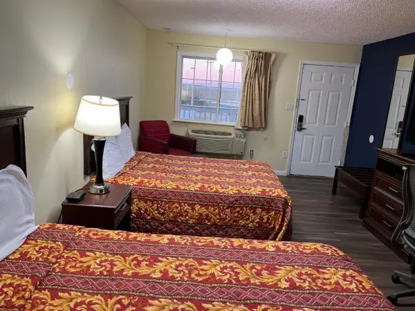 Royal Lodge 4