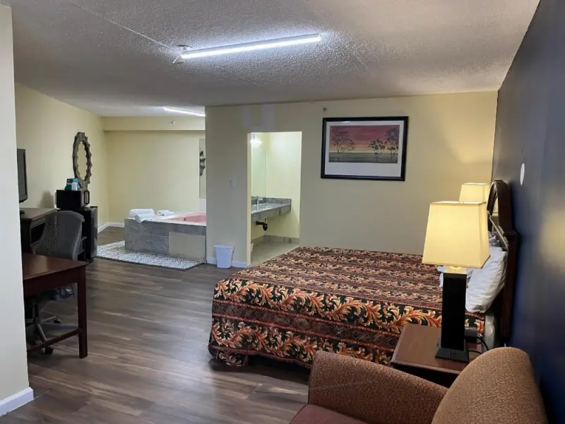 Deluxe Suite with Spa Bath